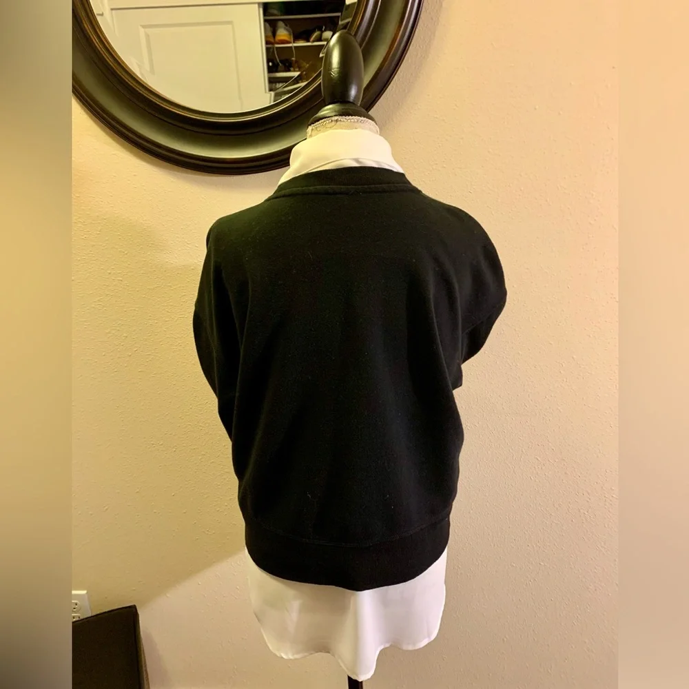 CUTE CALVIN KLEIN SWEATSHIRT ❤️CHANGE IT UP WITH A WHITE SHIRT UNDERNEATH. - Picture 8 of 14